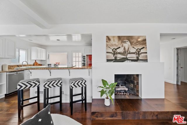 11689 Picturesque Drive, Studio City (los Angeles), CA 91604