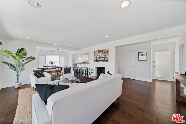 11689 Picturesque Drive, Studio City (los Angeles), CA 91604