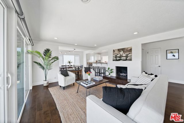 11689 Picturesque Drive, Studio City (los Angeles), CA 91604