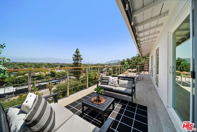 11689 Picturesque Drive, Studio City (los Angeles), CA 91604