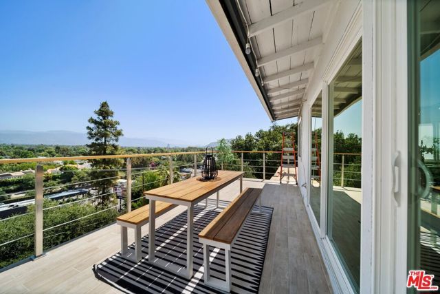 11689 Picturesque Drive, Studio City (los Angeles), CA 91604