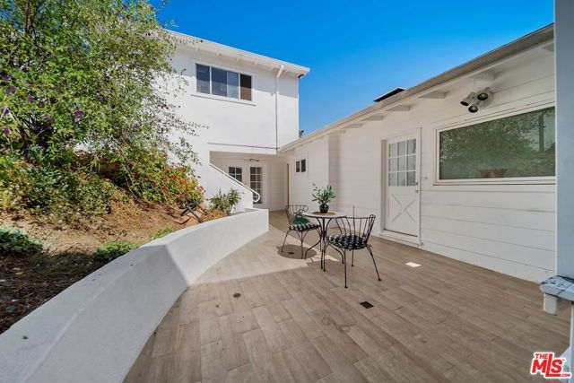11689 Picturesque Drive, Studio City (los Angeles), CA 91604