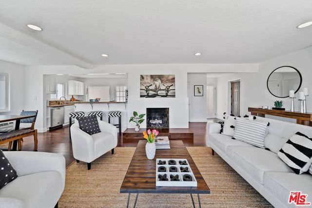 11689 Picturesque Drive, Studio City (los Angeles), CA 91604