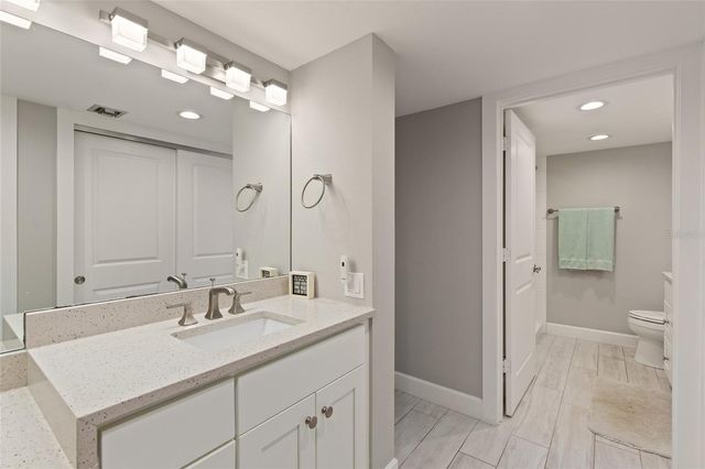 6266 MIDNIGHT PASS ROAD 404, Sarasota, FL 34242