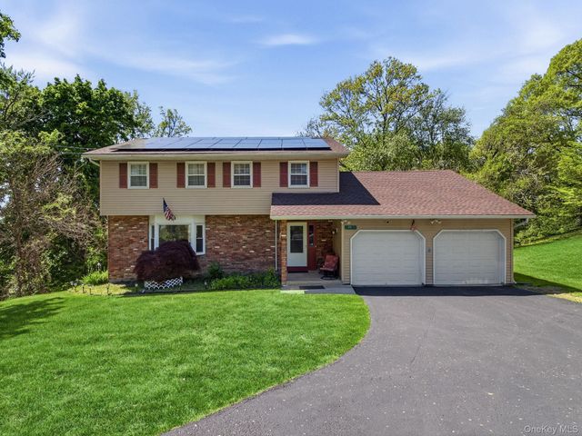 29 Hillview Drive, Poughkeepsie, NY 12603