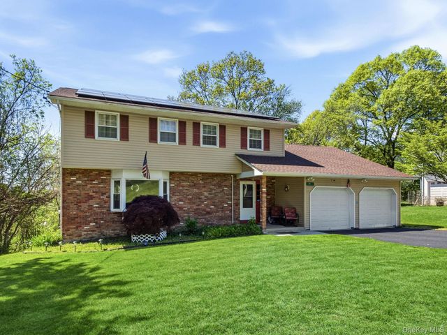 29 Hillview Drive, Poughkeepsie, NY 12603