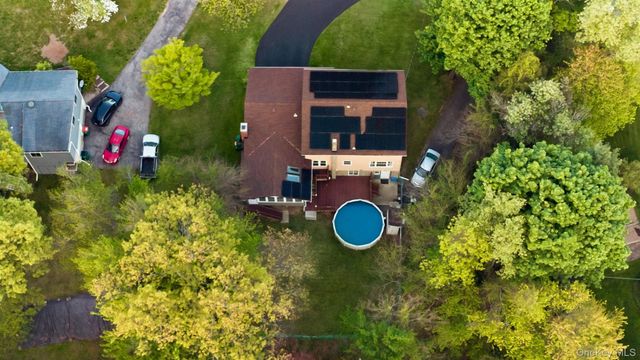 29 Hillview Drive, Poughkeepsie, NY 12603