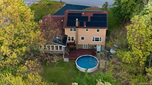 29 Hillview Drive, Poughkeepsie, NY 12603