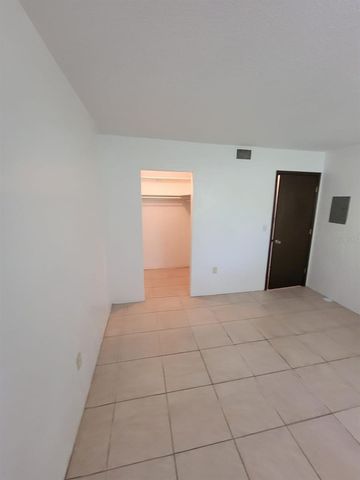 1216 KENNEDY ROAD 4, Daytona Beach, FL 32117