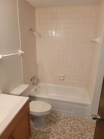 1216 KENNEDY ROAD 4, Daytona Beach, FL 32117