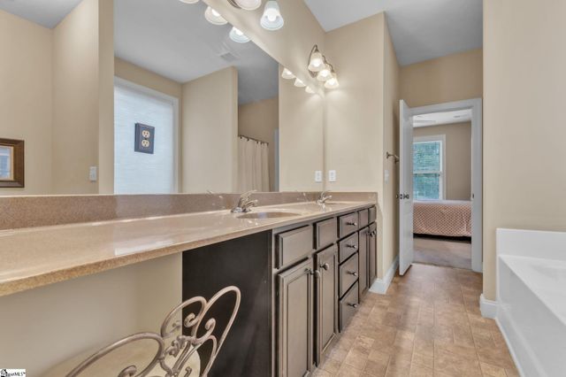 21 Dolerite Drive, Taylors, SC 29687