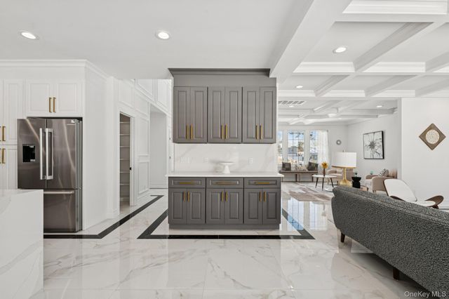 52 Cortland Avenue, Hicksville, NY 11801