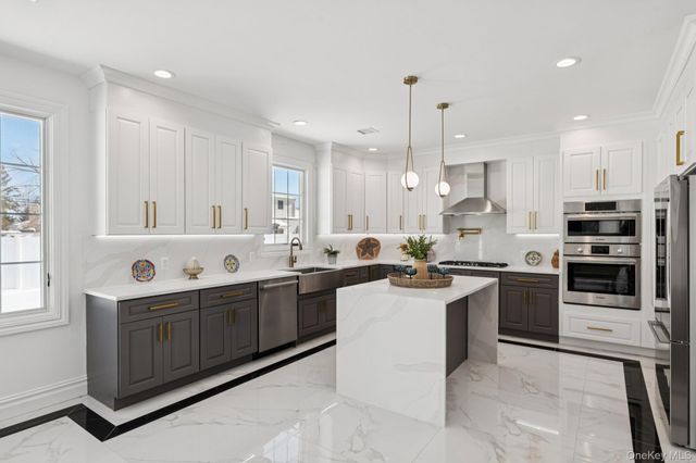 52 Cortland Avenue, Hicksville, NY 11801