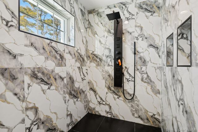 52 Cortland Avenue, Hicksville, NY 11801