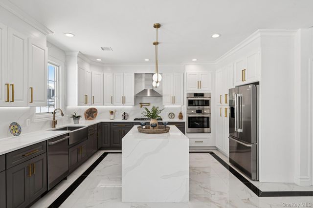 52 Cortland Avenue, Hicksville, NY 11801