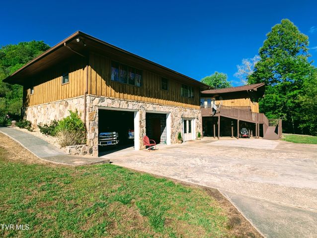 9404 Clintwood Highway, Pound, VA 24279