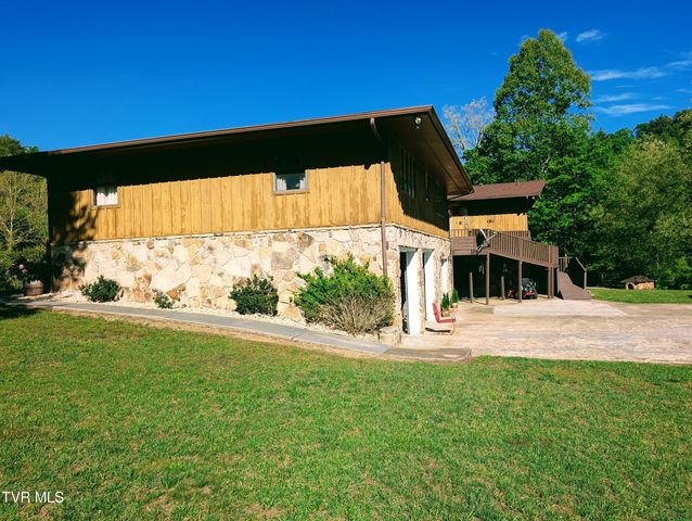 9404 Clintwood Highway, Pound, VA 24279