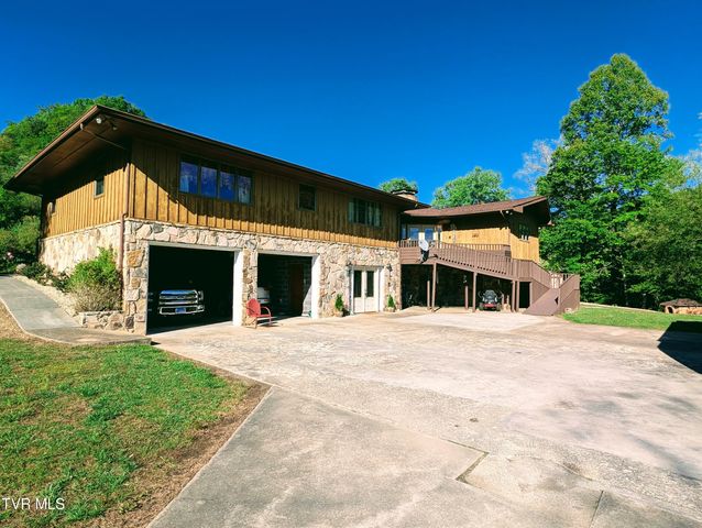9404 Clintwood Highway, Pound, VA 24279