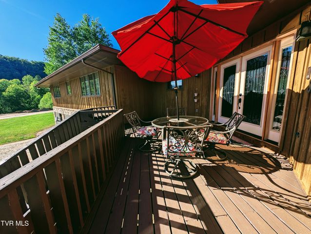 9404 Clintwood Highway, Pound, VA 24279