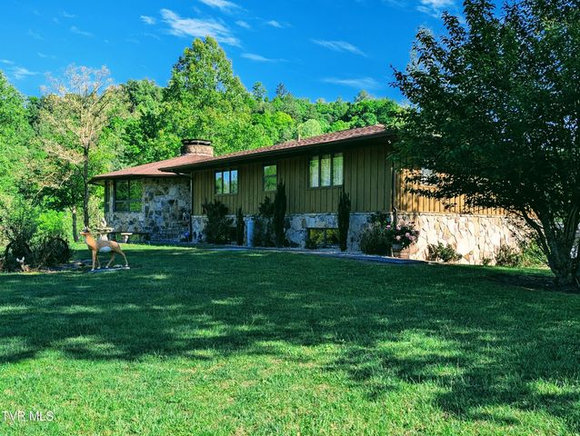 9404 Clintwood Highway, Pound, VA 24279