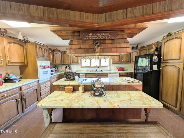 9404 Clintwood Highway, Pound, VA 24279