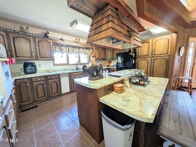 9404 Clintwood Highway, Pound, VA 24279