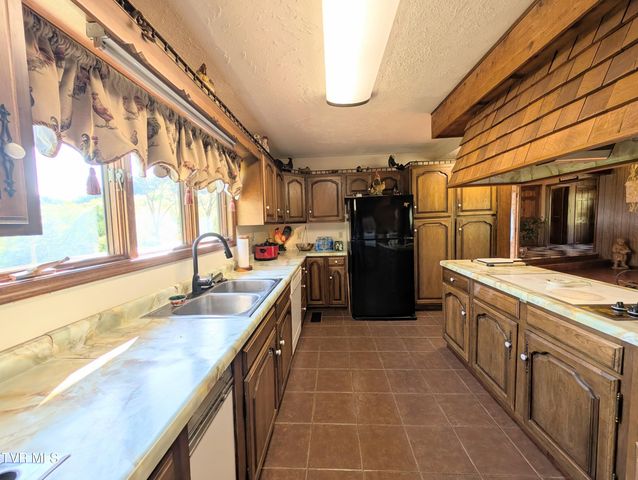 9404 Clintwood Highway, Pound, VA 24279