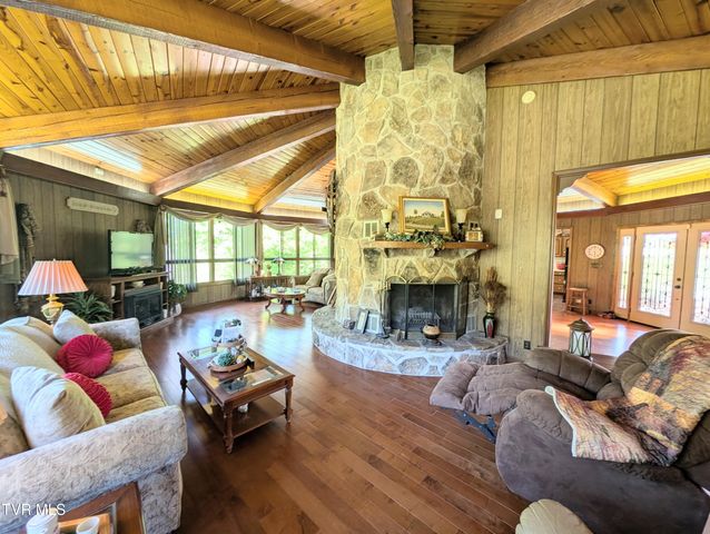 9404 Clintwood Highway, Pound, VA 24279