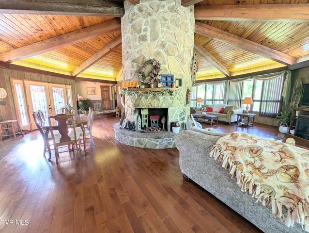 9404 Clintwood Highway, Pound, VA 24279