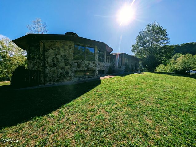 9404 Clintwood Highway, Pound, VA 24279