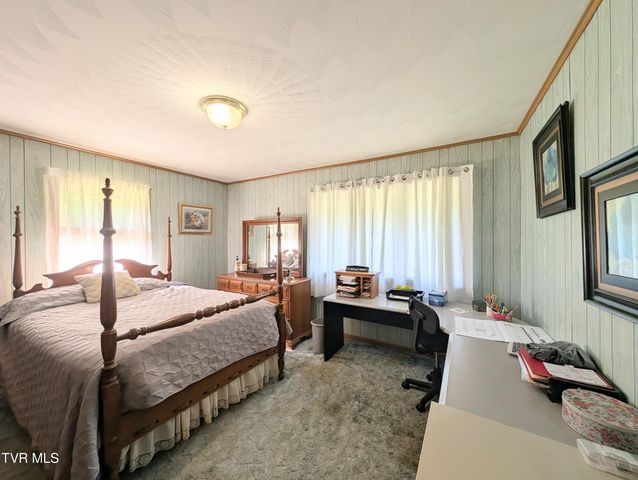 9404 Clintwood Highway, Pound, VA 24279