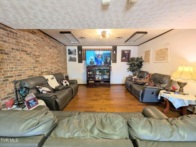 9404 Clintwood Highway, Pound, VA 24279