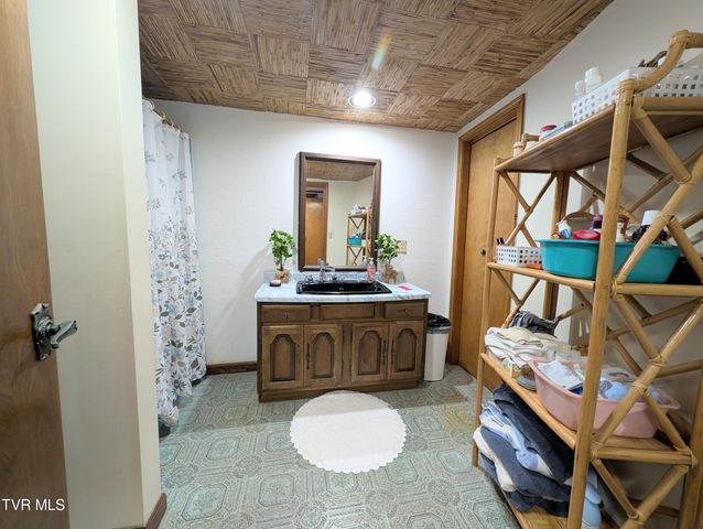 9404 Clintwood Highway, Pound, VA 24279