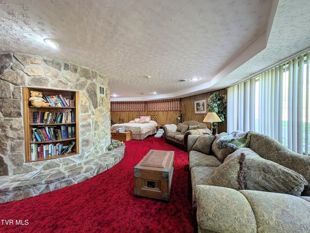 9404 Clintwood Highway, Pound, VA 24279