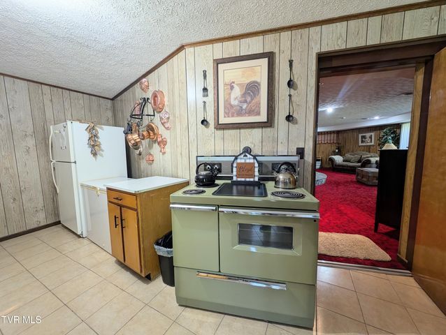 9404 Clintwood Highway, Pound, VA 24279