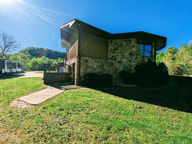 9404 Clintwood Highway, Pound, VA 24279