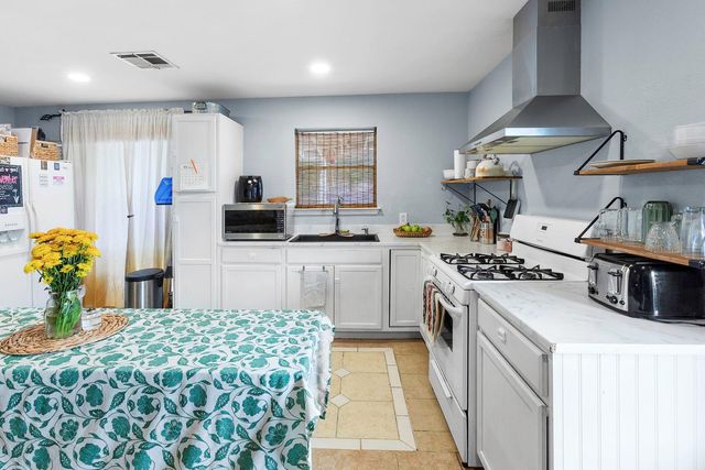 11310 Robert Wooding DR, Austin, TX 78748