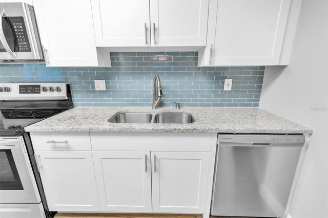 600 S WOODLANDS DRIVE, Oldsmar, FL 34677