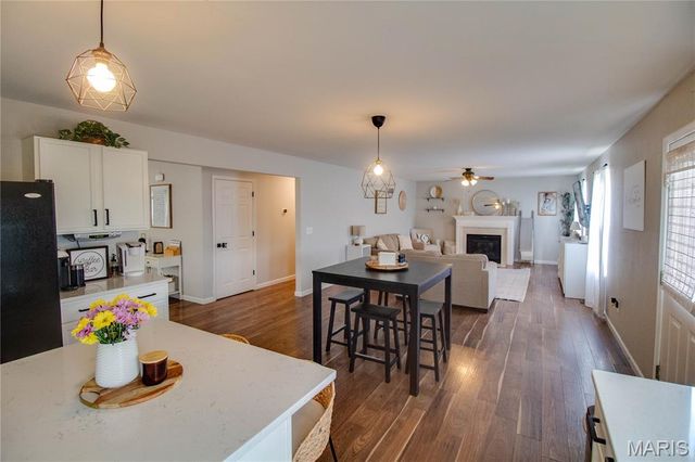 6811 Beall Court, Godfrey, IL 62035