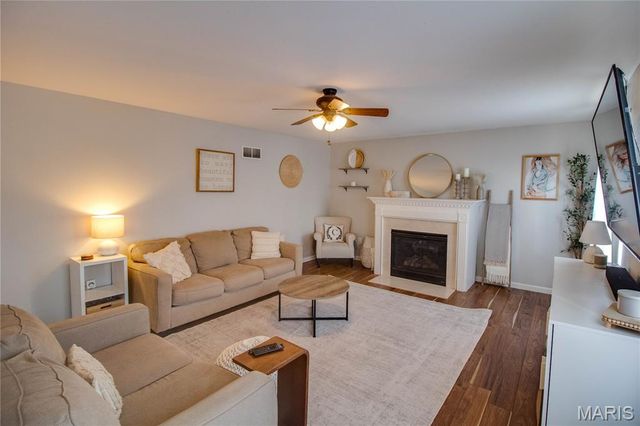 6811 Beall Court, Godfrey, IL 62035