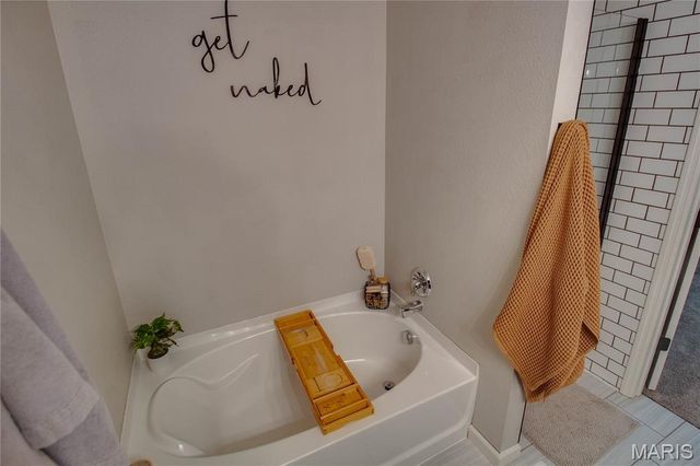 6811 Beall Court, Godfrey, IL 62035