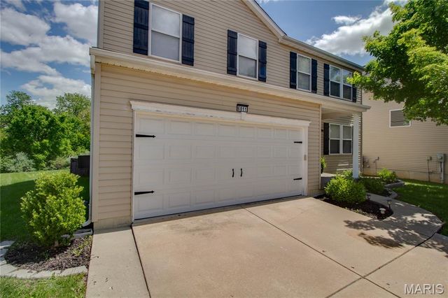 6811 Beall Court, Godfrey, IL 62035