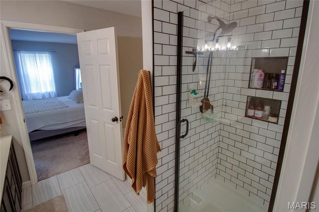 6811 Beall Court, Godfrey, IL 62035