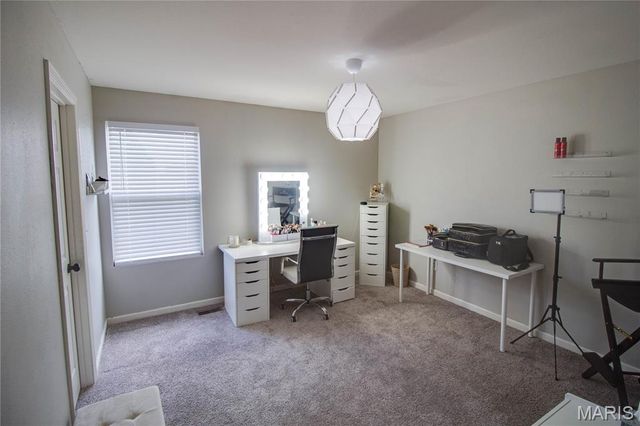 6811 Beall Court, Godfrey, IL 62035