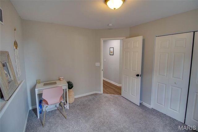 6811 Beall Court, Godfrey, IL 62035