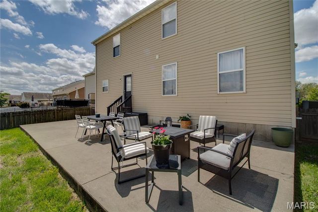 6811 Beall Court, Godfrey, IL 62035