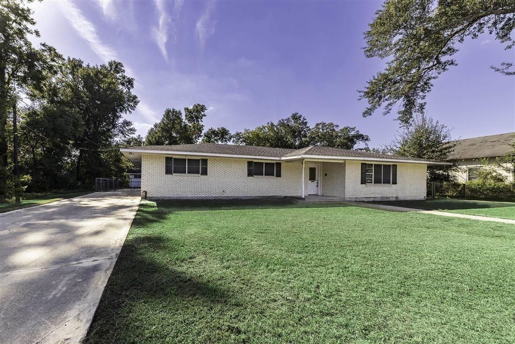 1612 E Stevenson St Street, Vinton, LA 70668