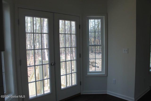 15 Jack Drive, Halfmoon, NY 12118