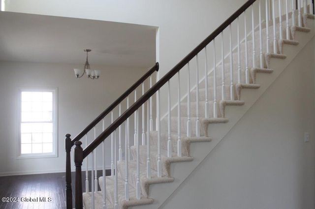 15 Jack Drive, Halfmoon, NY 12118