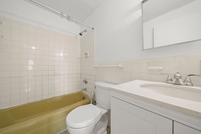 7 Park Ave 23, Revere, MA 02151